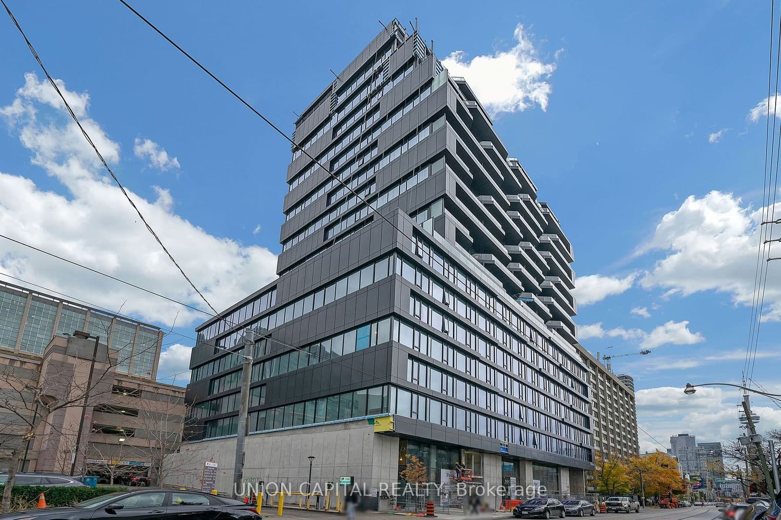 195 McCaul Street, Unit 1111