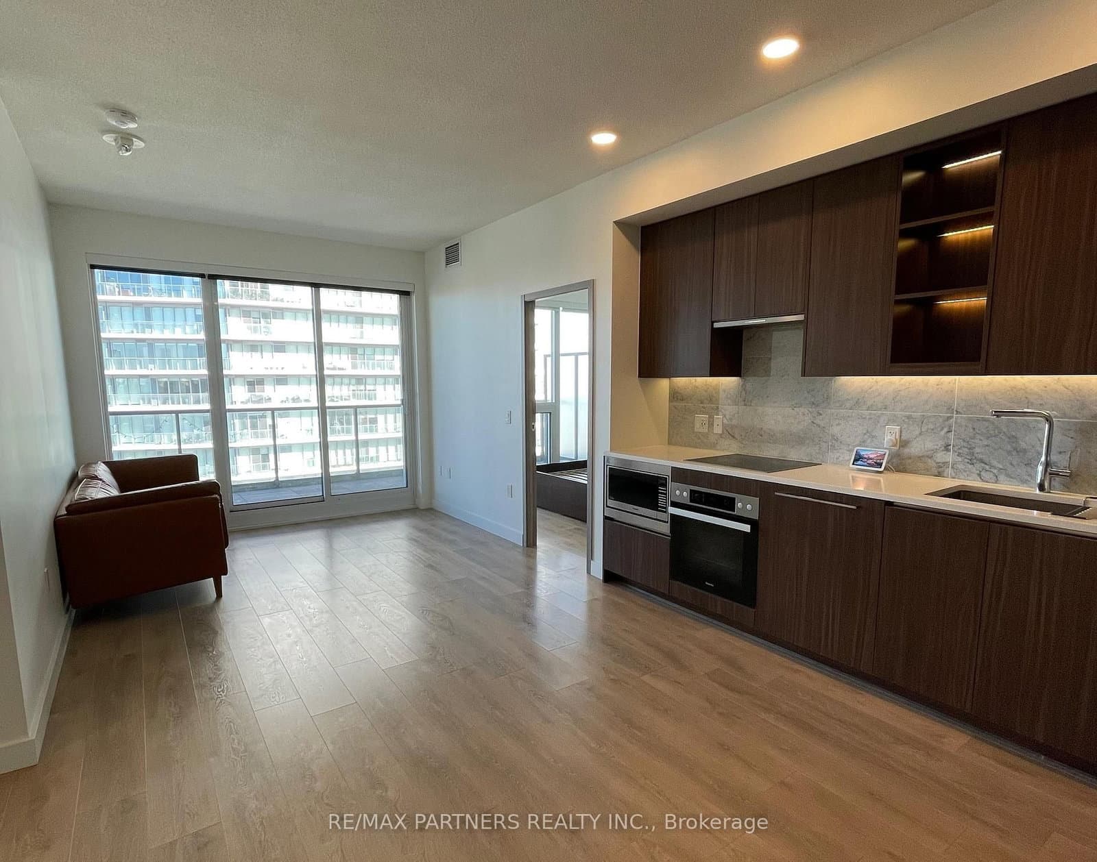 95 McMahon Drive, Unit 3509