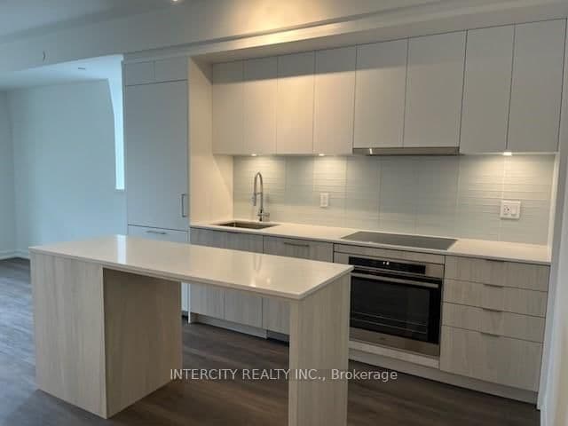 863 St. Clair Avenue W, Unit 304