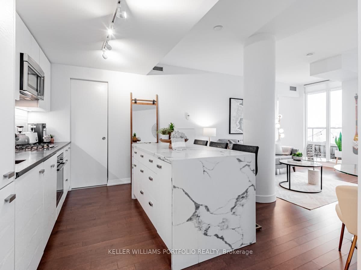 835 St. Clair Avenue W, Unit 601