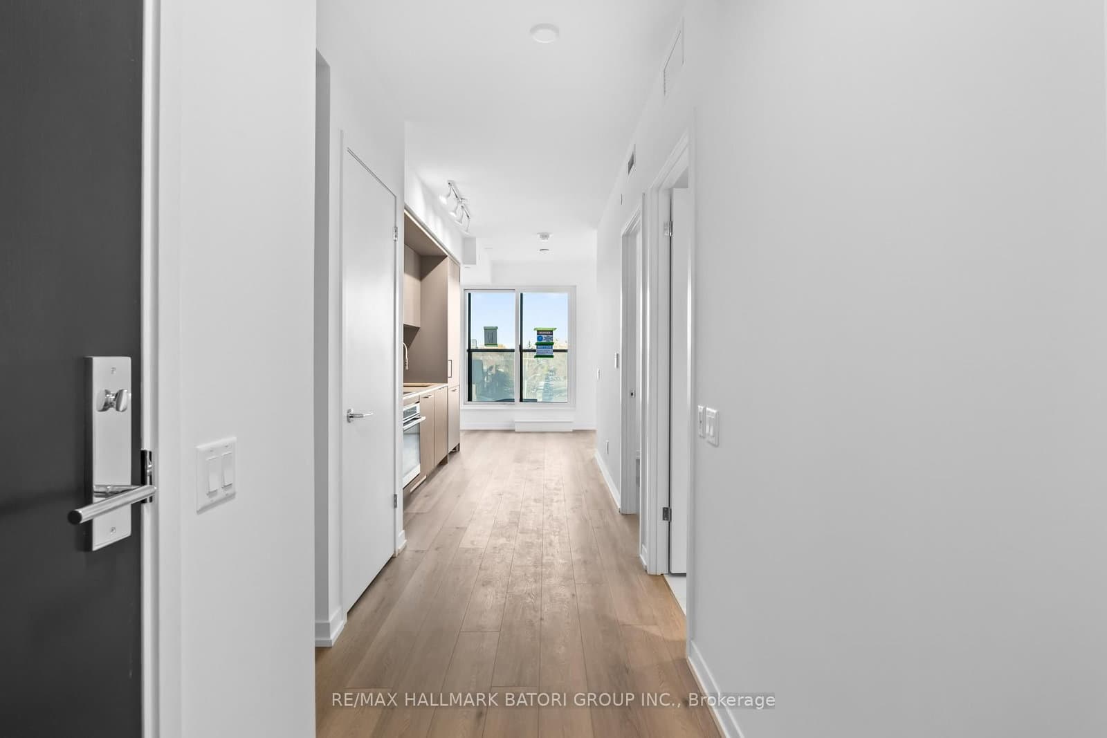 863 St. Clair Avenue W, Unit 504