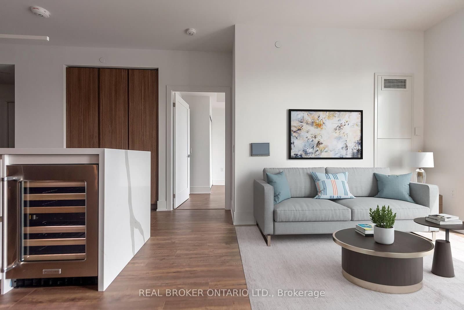 1 Hillsdale Avenue W, Unit 304