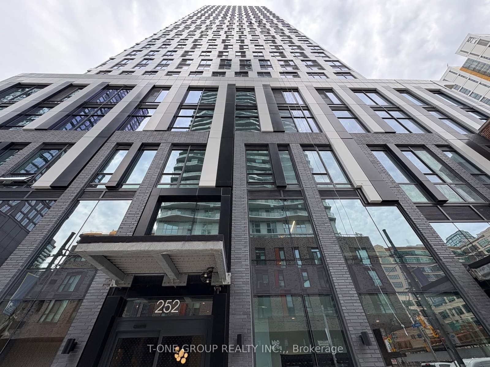 252 Church Street, Unit #2017