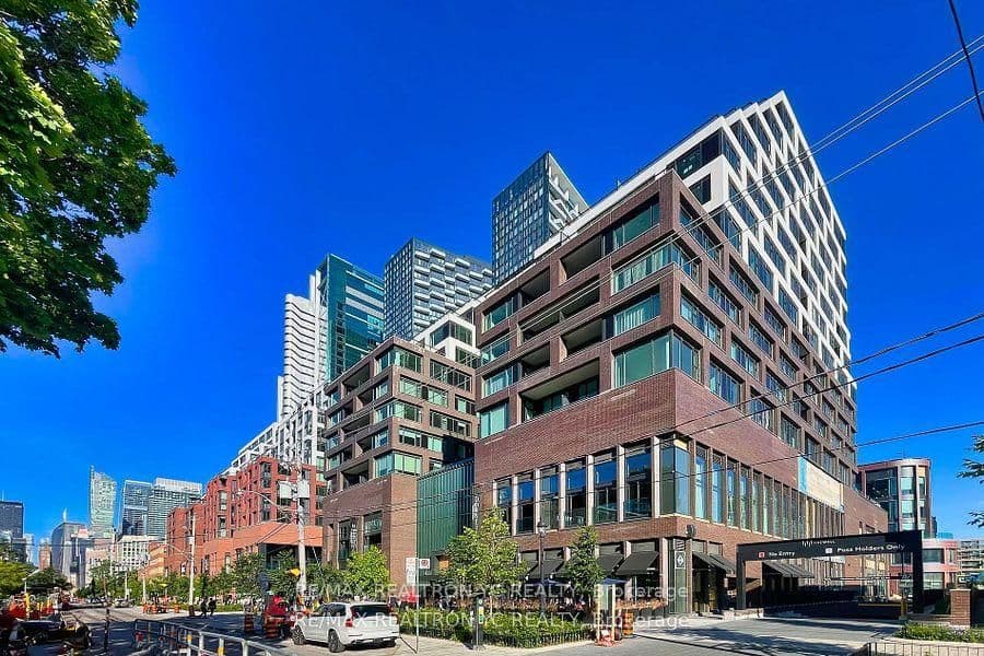 455 Wellington Street W, Unit 706