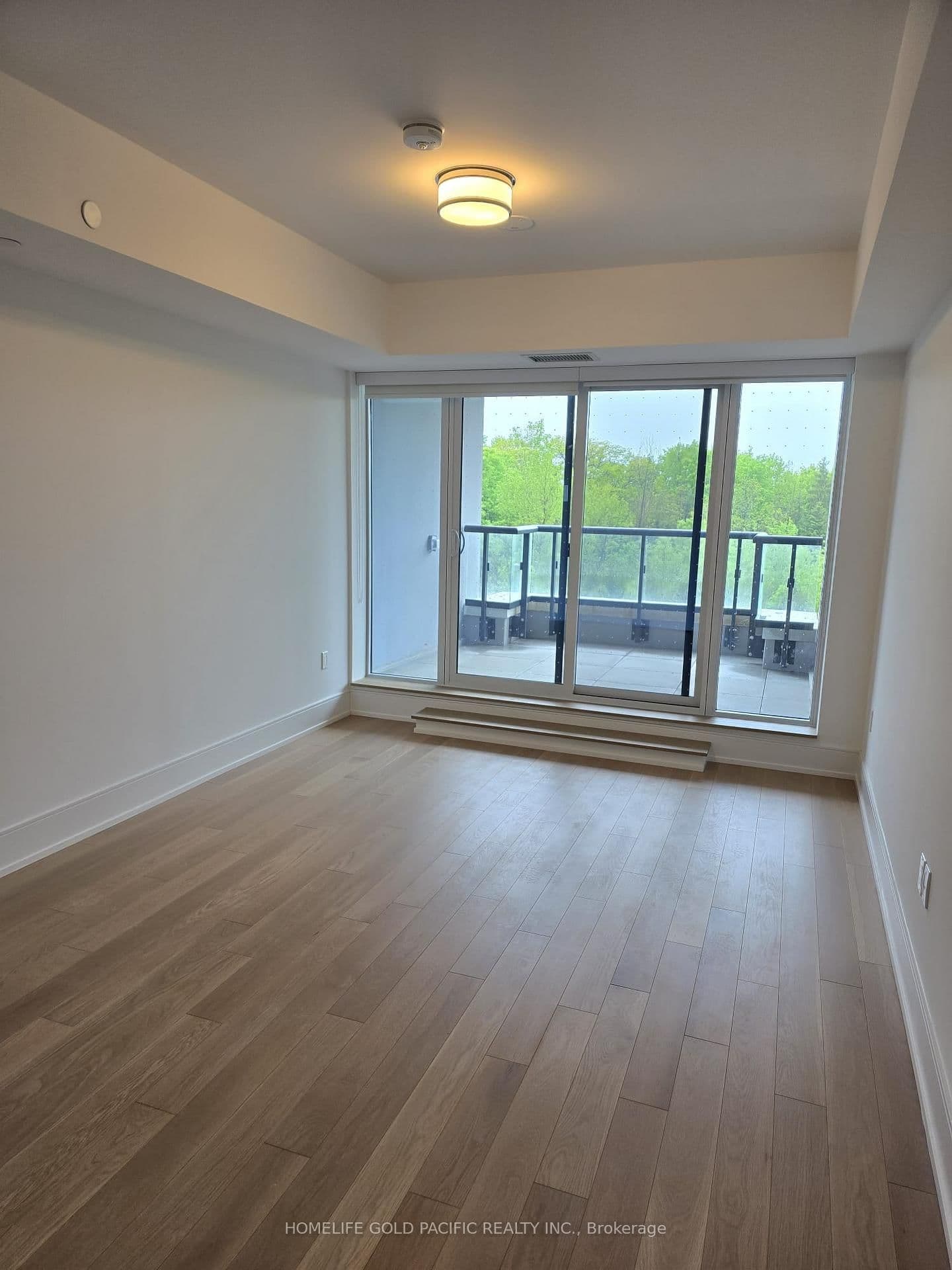 10 Inn On The Park Drive, Unit 301