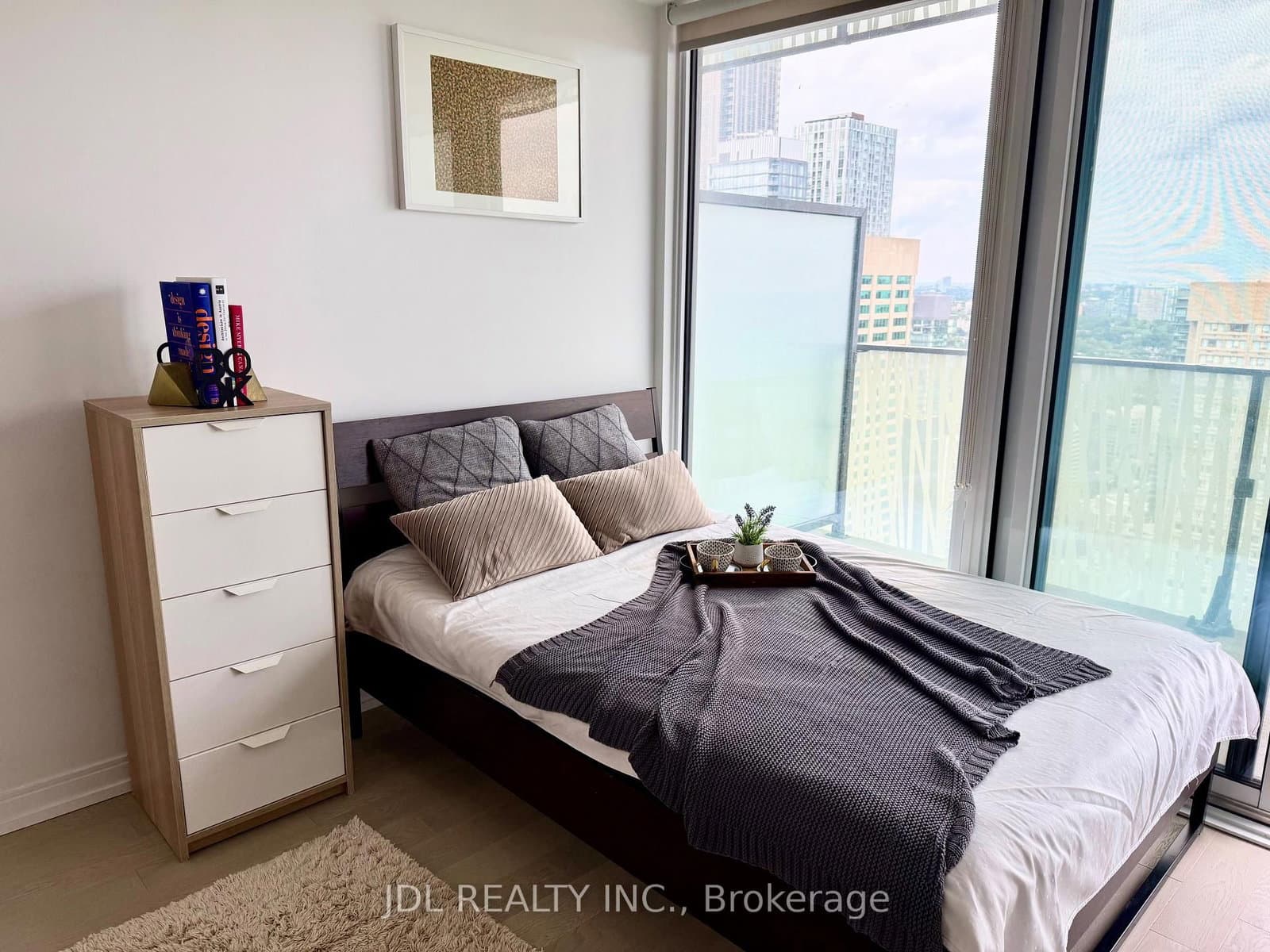 42 Charles Street E, Unit 4107