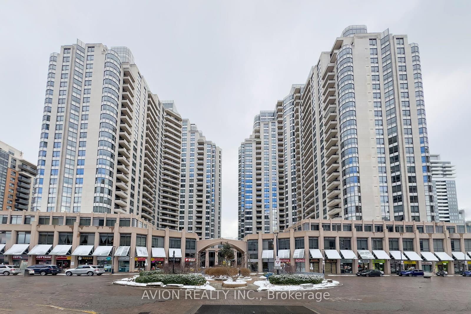 #512 - 5 Northtown Way