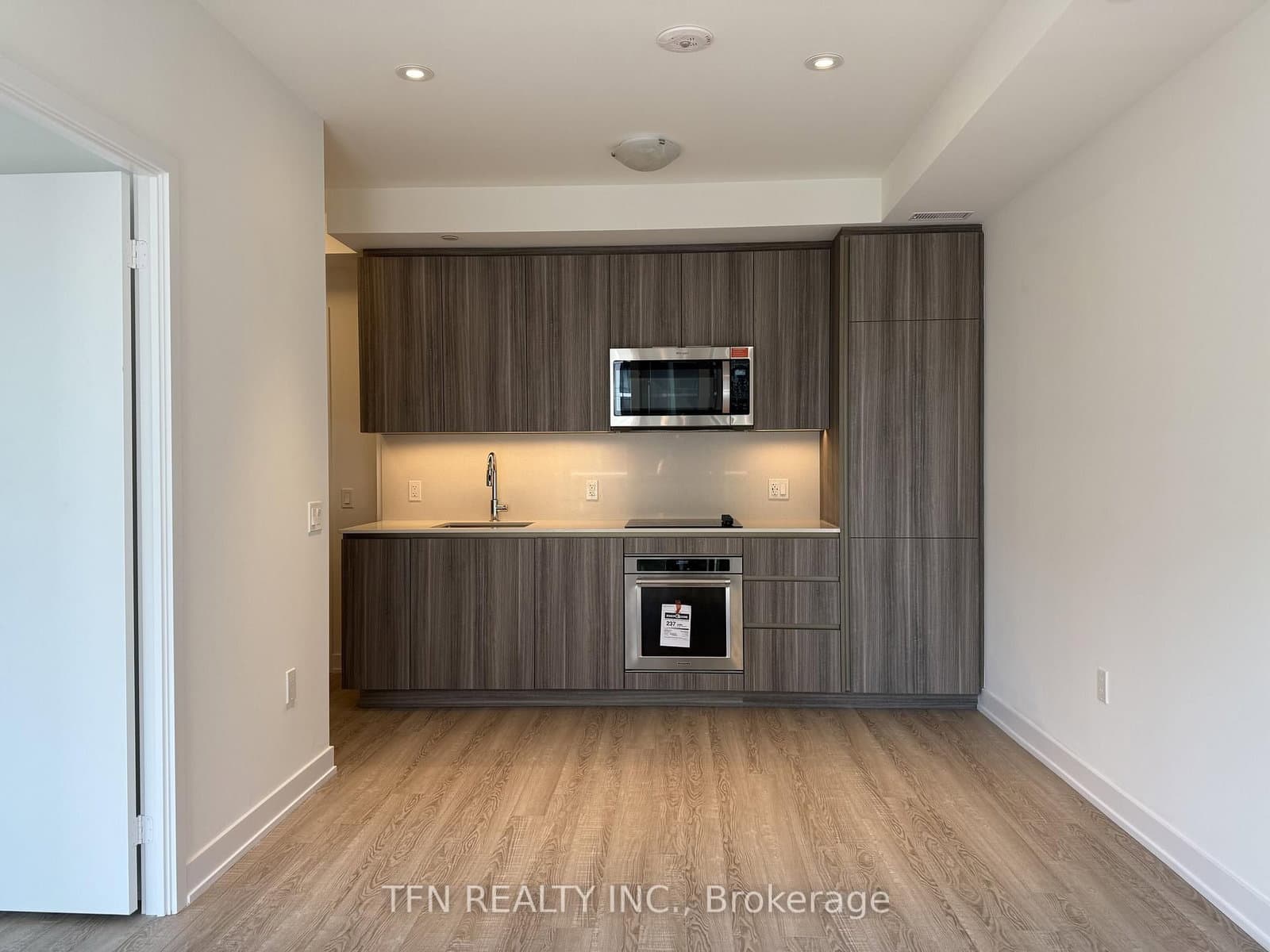 15 Richardson Street, Unit 922