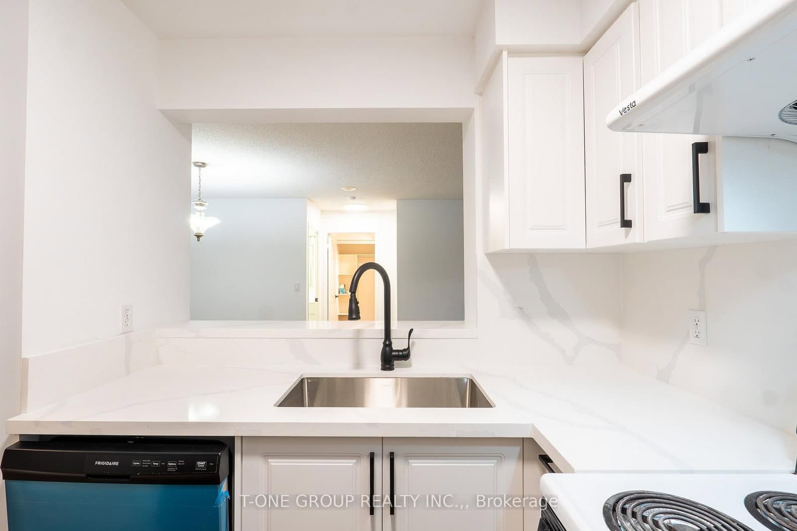 #605 - 29 Pemberton Avenue