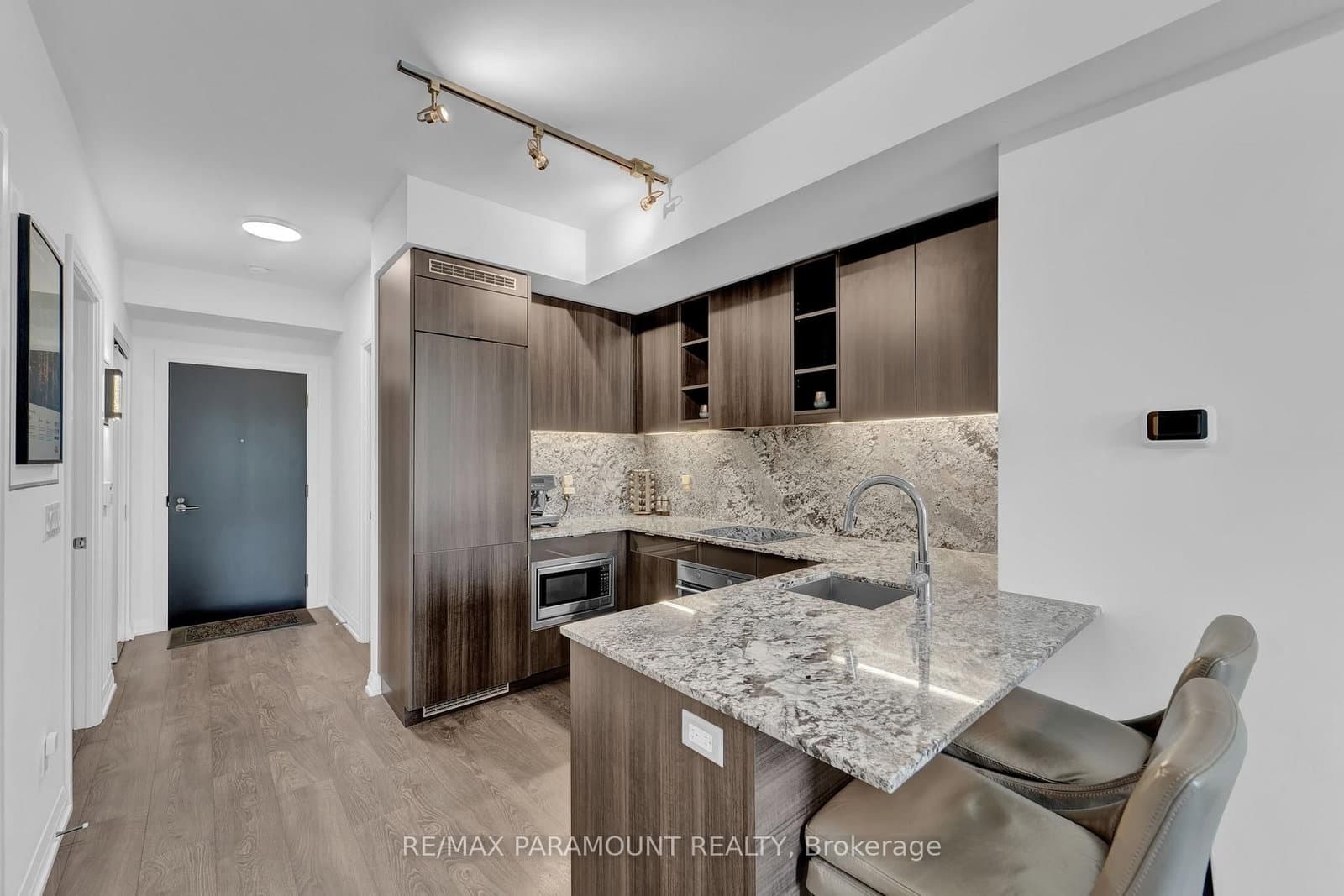 101 Erskine Avenue, Unit 418