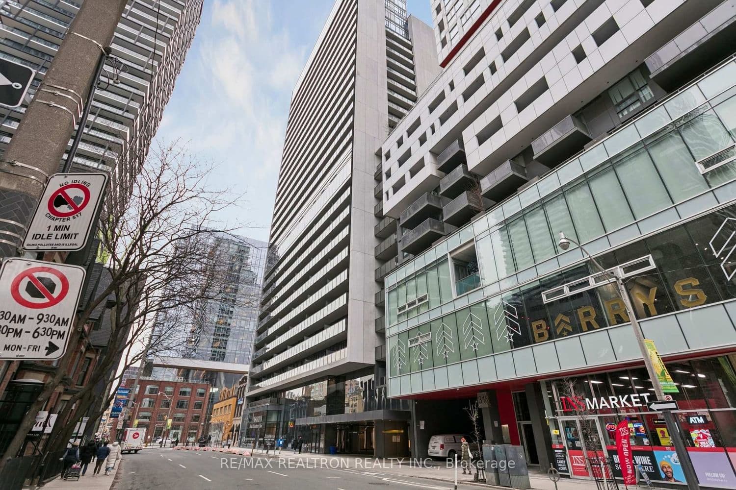 #307 - 330 Richmond Street W
