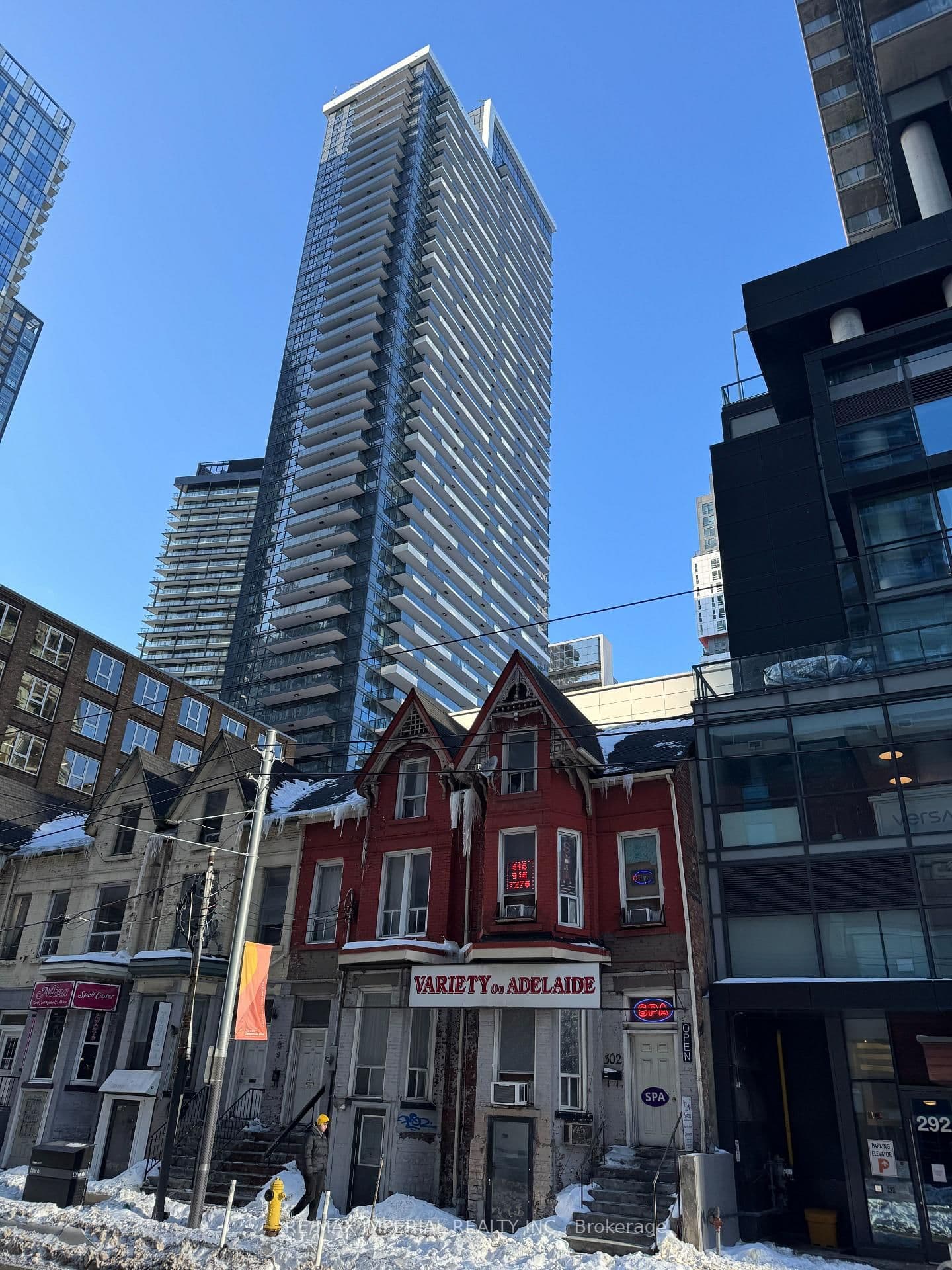 38 Widmer Street, Unit 911