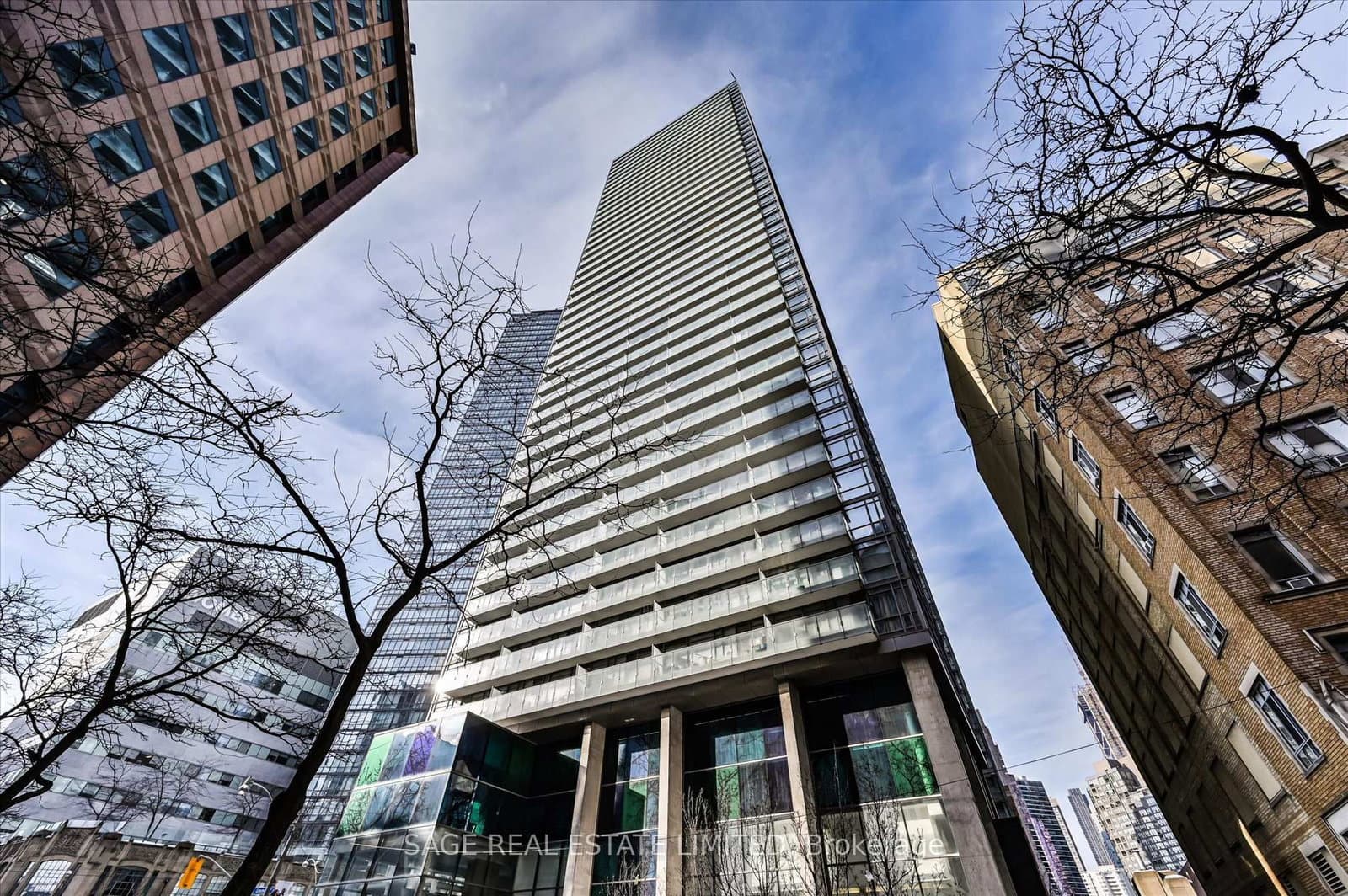 #902 - 38 Grenville Street