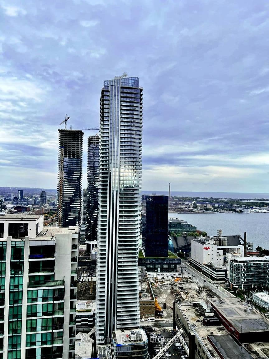 28 Freeland Street, Unit 2703
