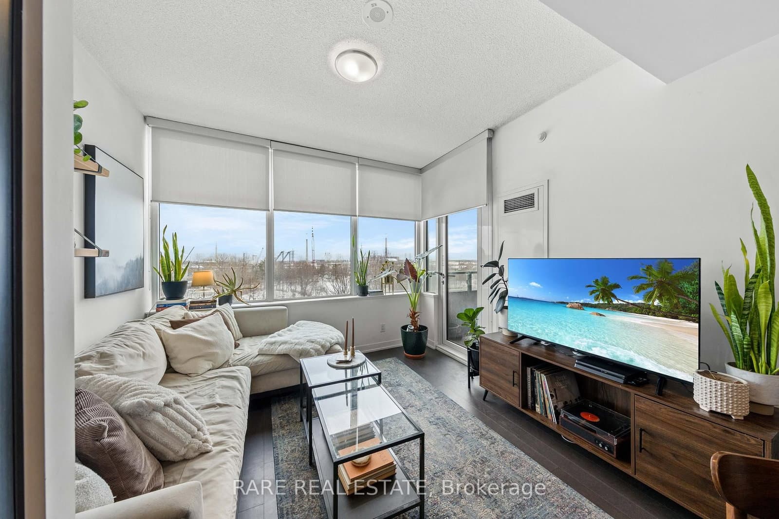 #N516 - 120 Bayview Avenue