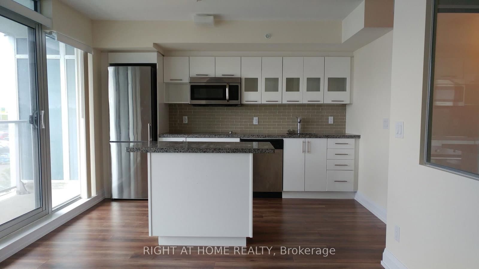 #203W - 565 Wilson Avenue
