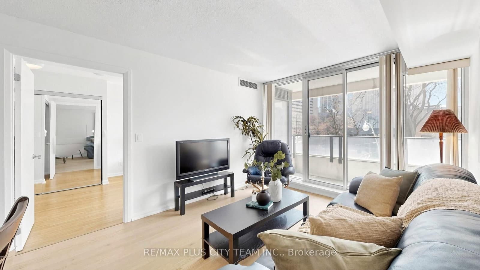 #308 - 111 Elizabeth Street