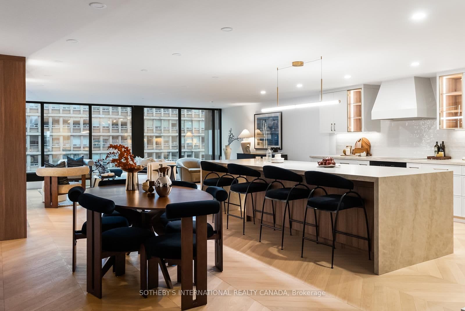 #1009 - 110 Bloor Street W