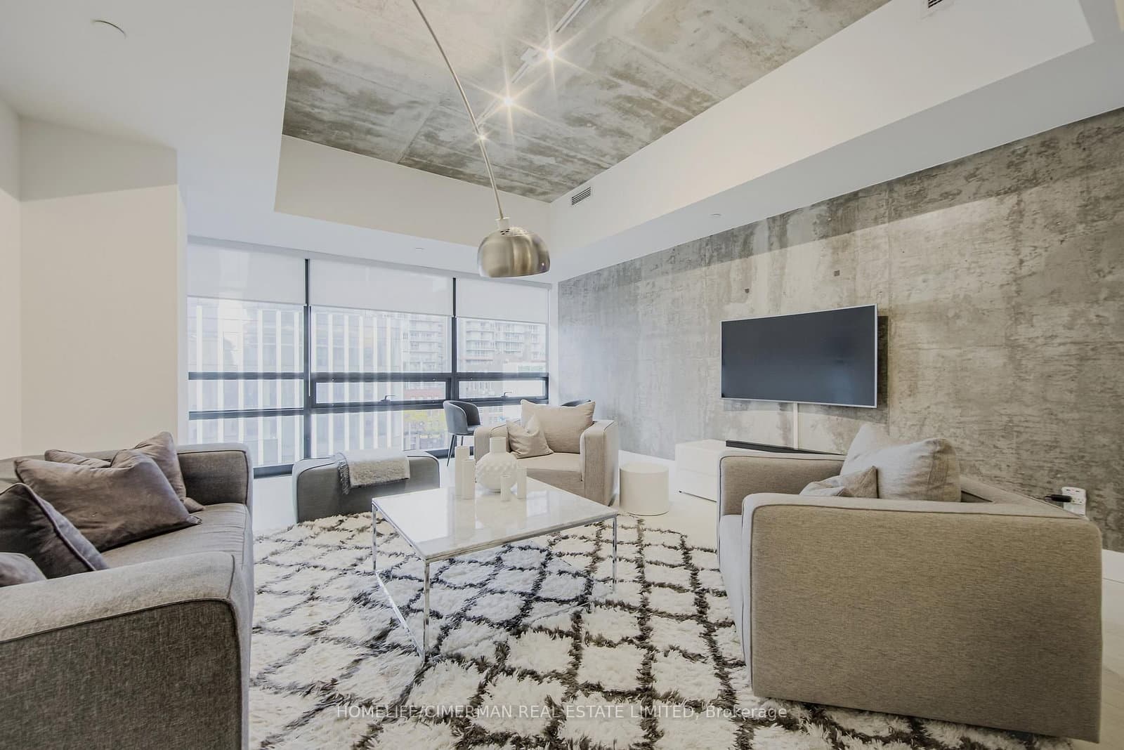 #501 - 224 King Street W