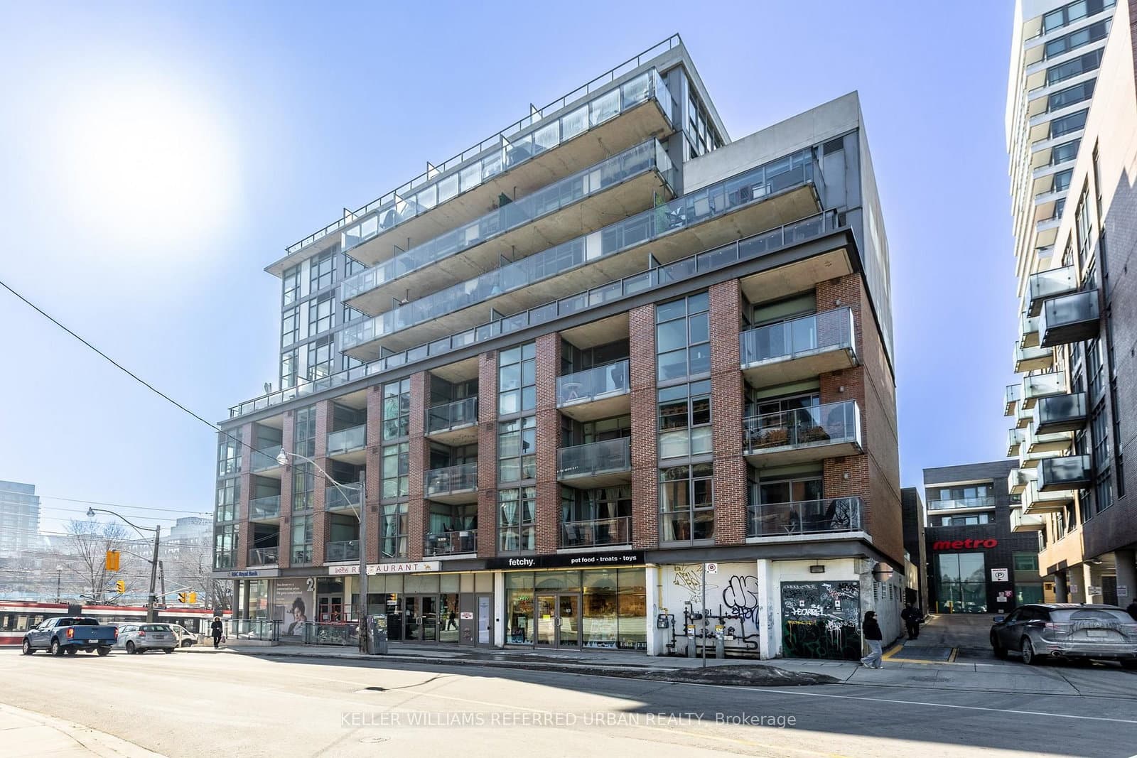 #208 - 2 Gladstone Avenue