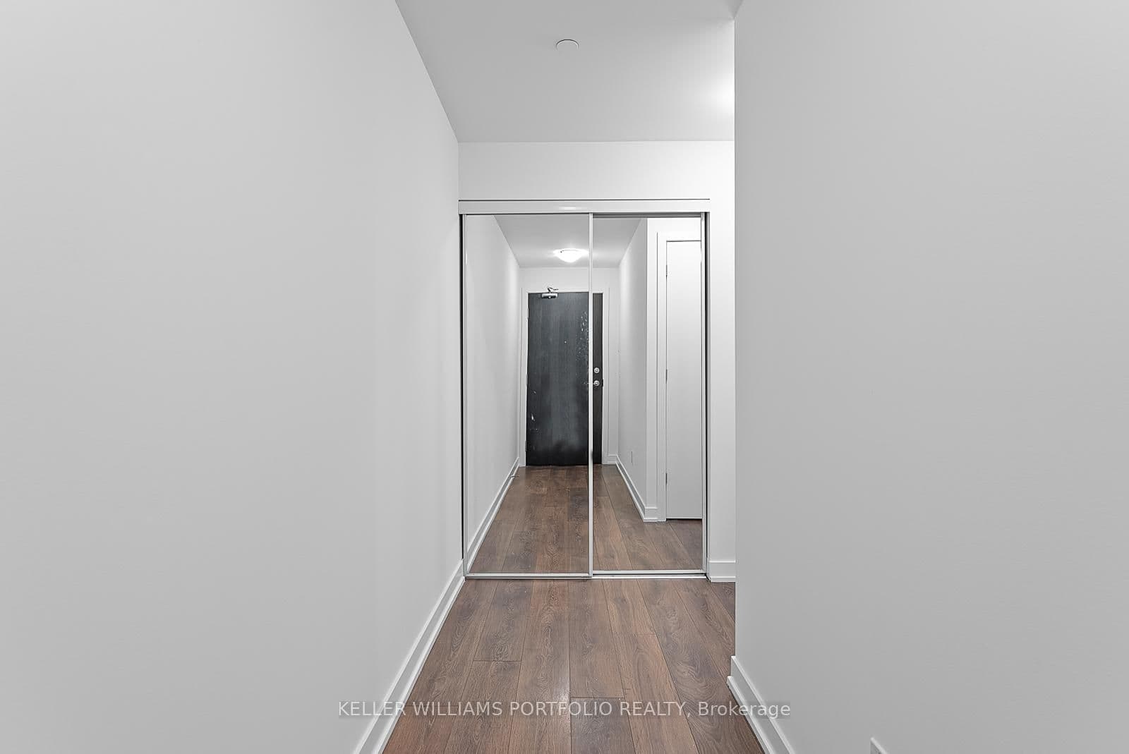 #1009 - 50 Bruyeres Mews