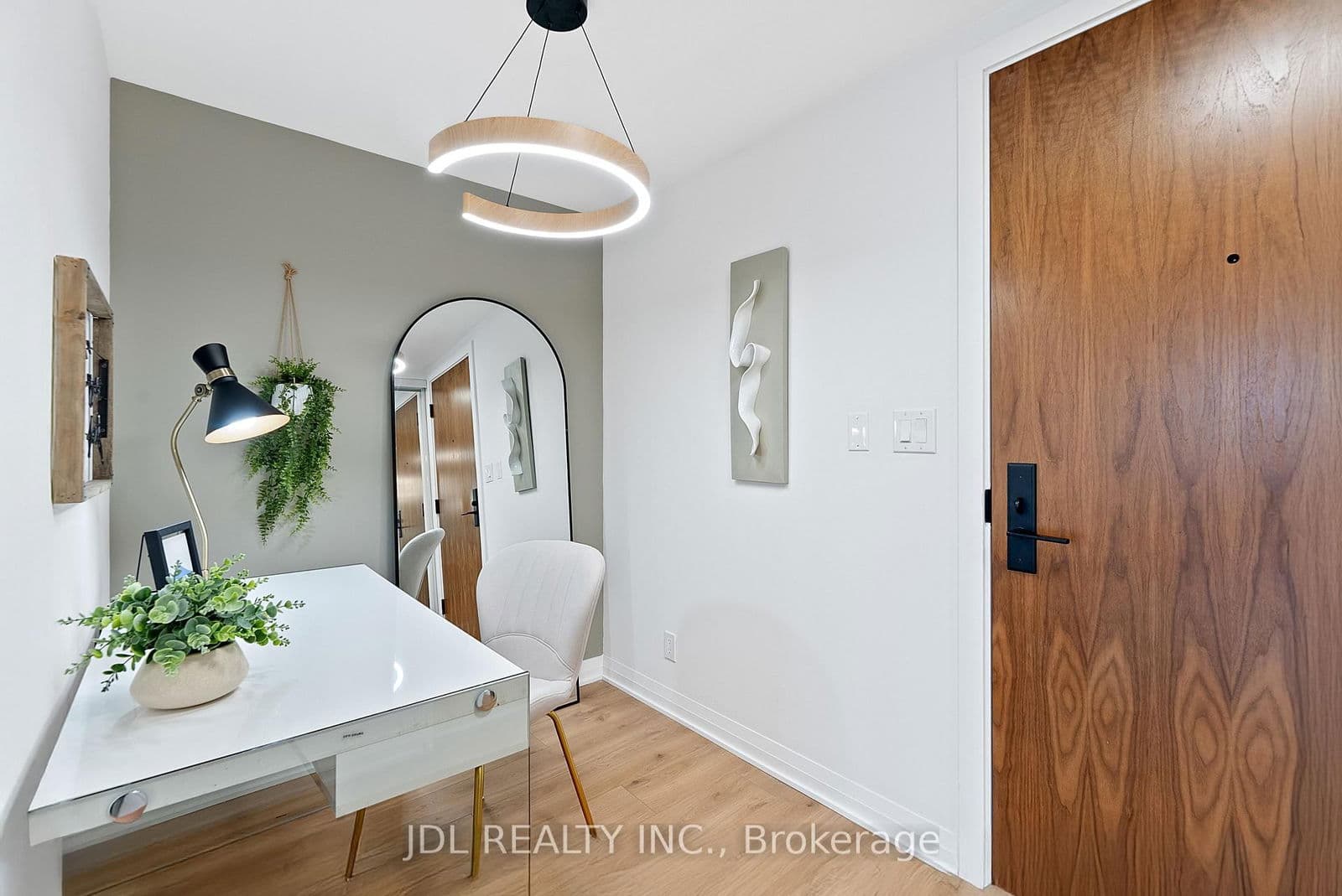 #1001 - 99 Foxbar Road
