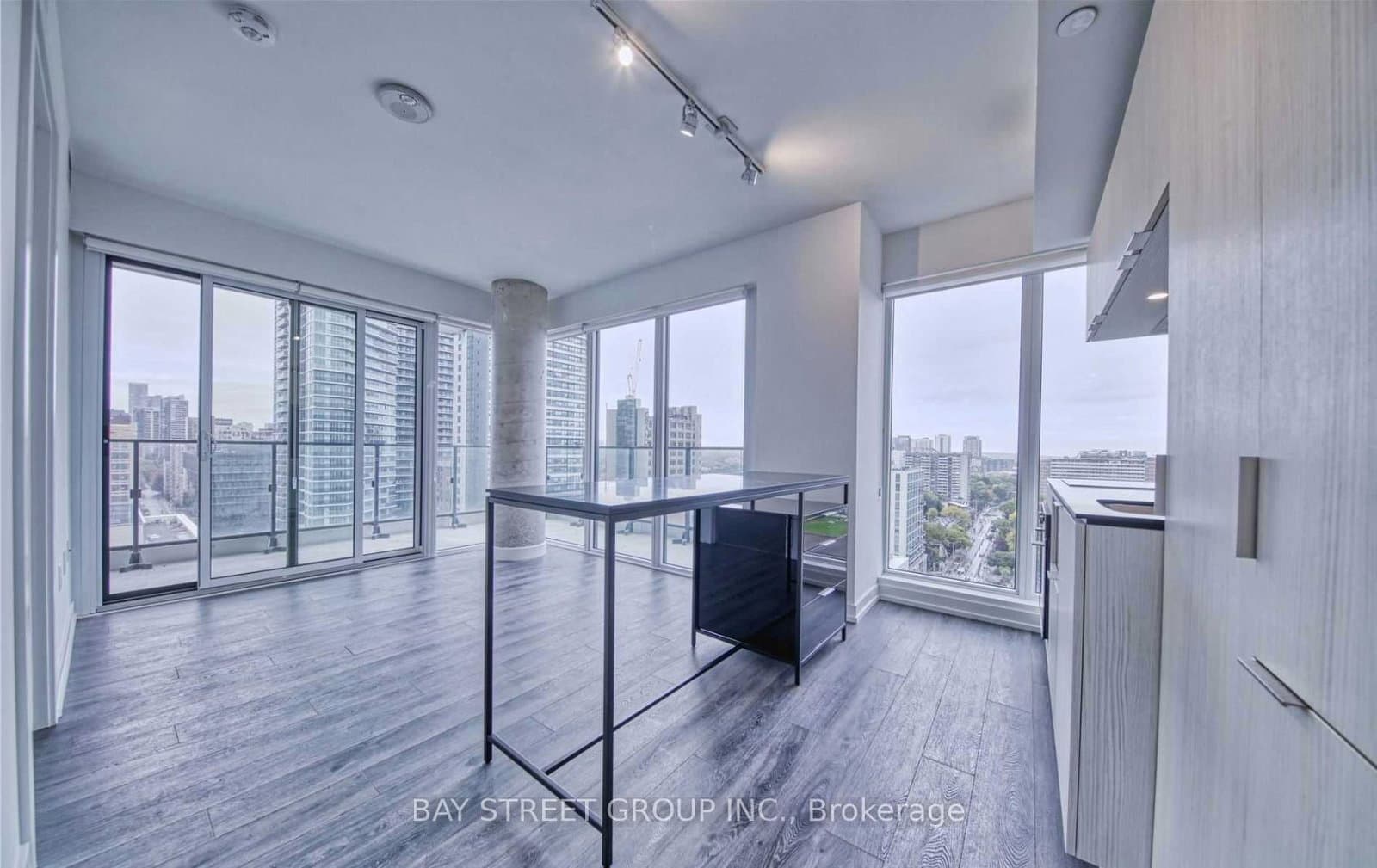 #1910 - 77 Shuter Street