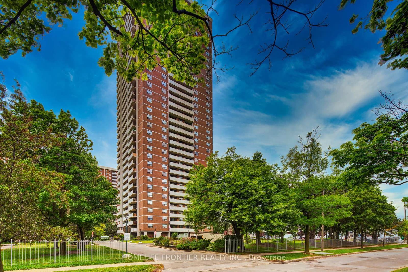 #608 - 10 Tangreen Crescent