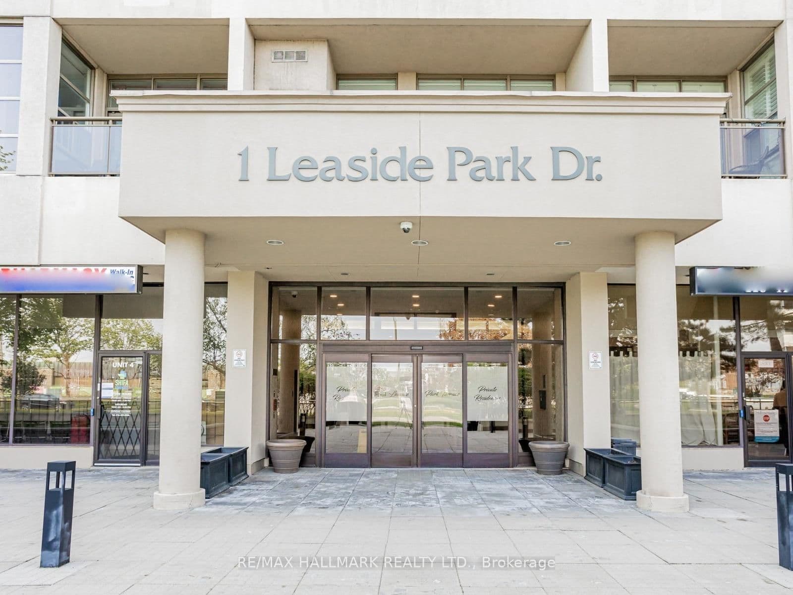 #724 - 1 Leaside Park Drive