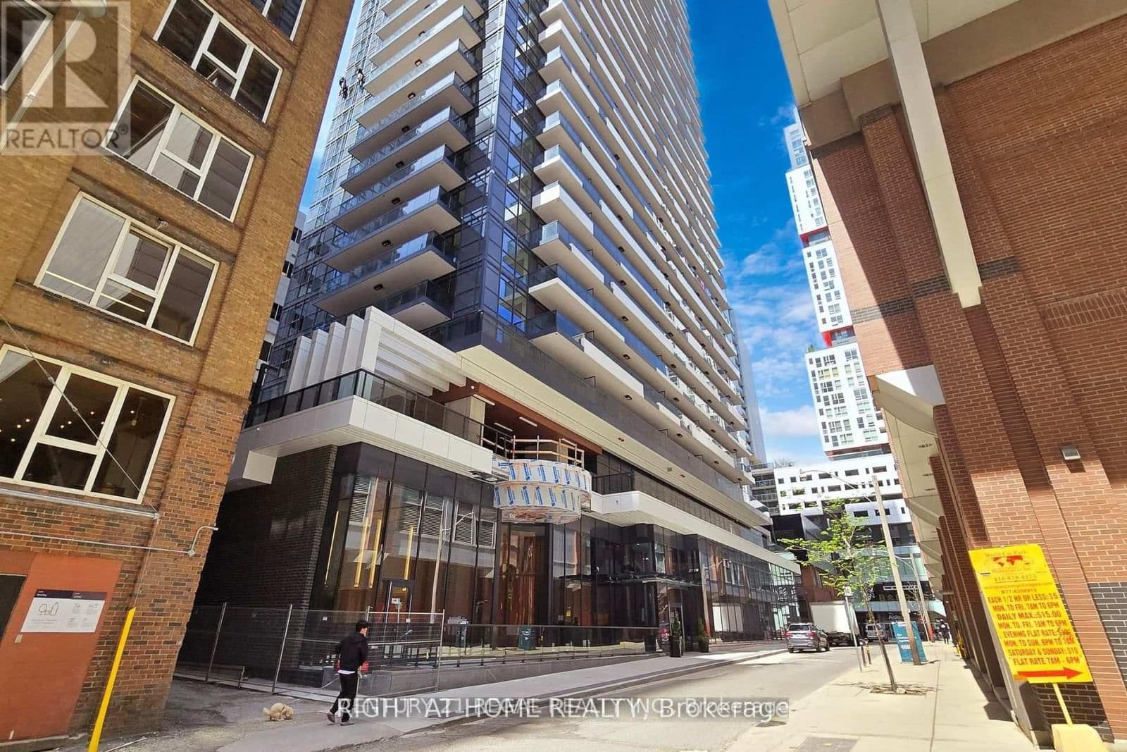 38 Widmer Street, Unit 1011