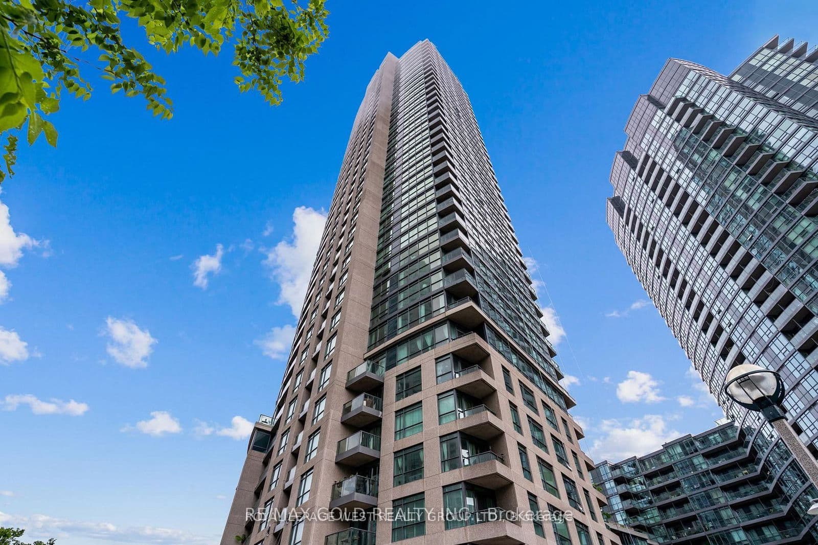 #1211 - 219 Fort York Boulevard