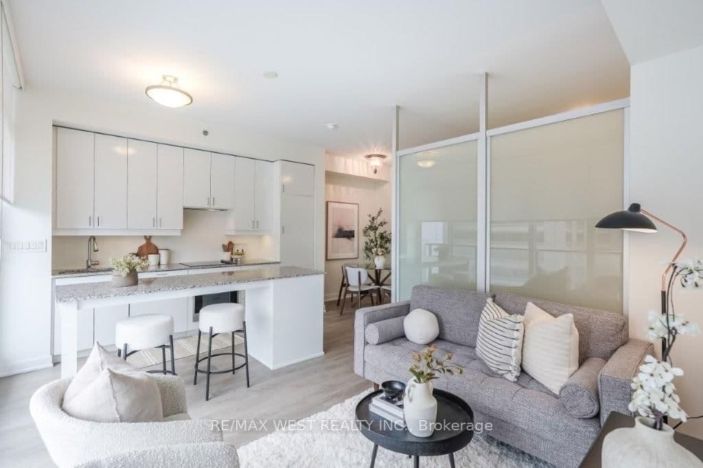 #2210 - 426 University Avenue