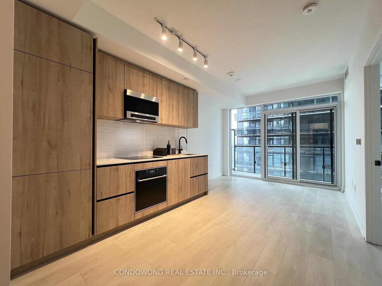 117 Broadway Avenue, Unit 2313
