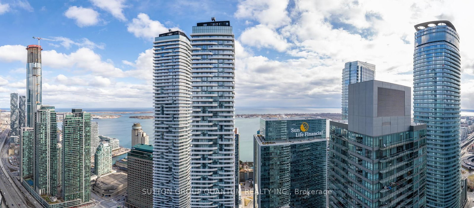 #Sph5304 - 65 Bremner Boulevard
