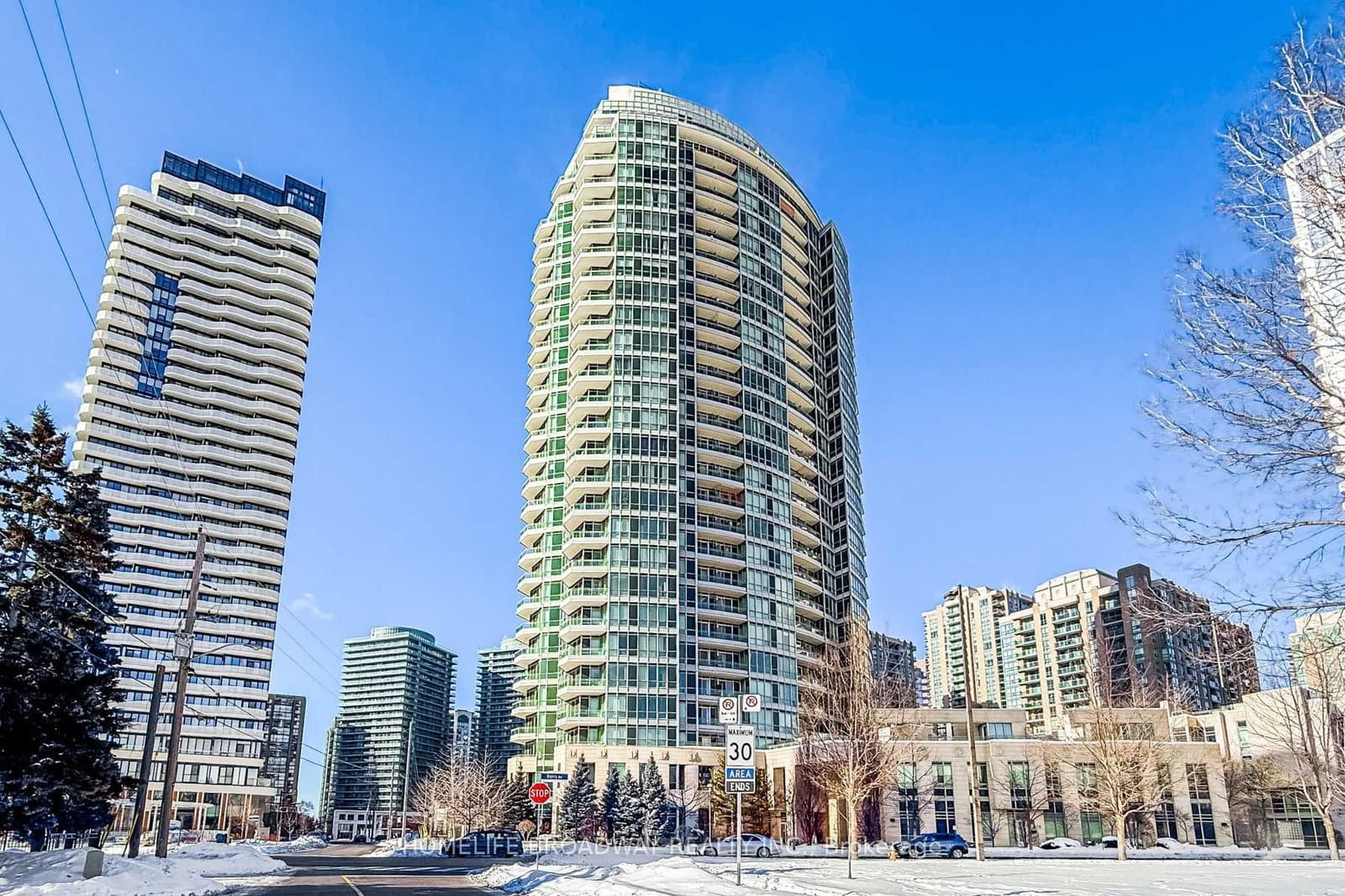 #2215 - 18 Holmes Avenue
