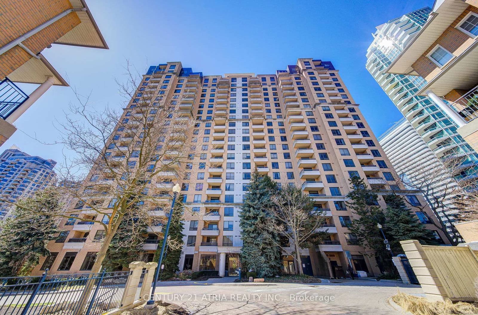 #1609 - 18 Sommerset Way