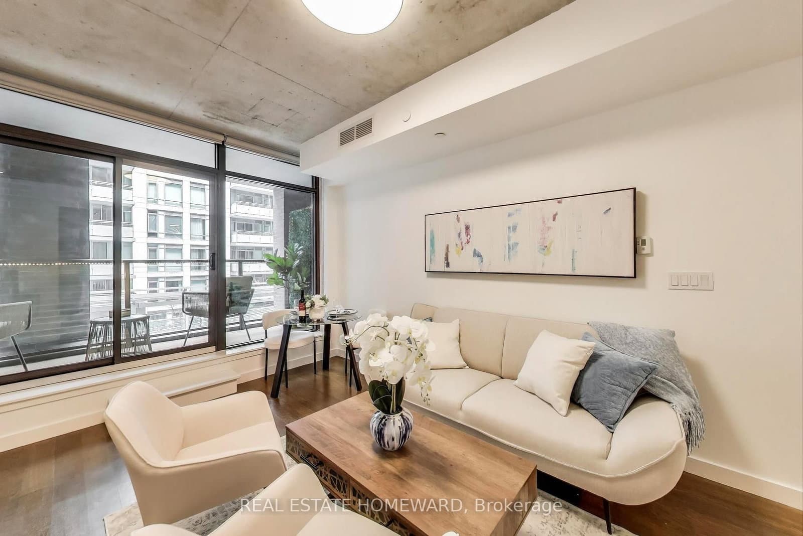 #320 - 111 Bathurst Street