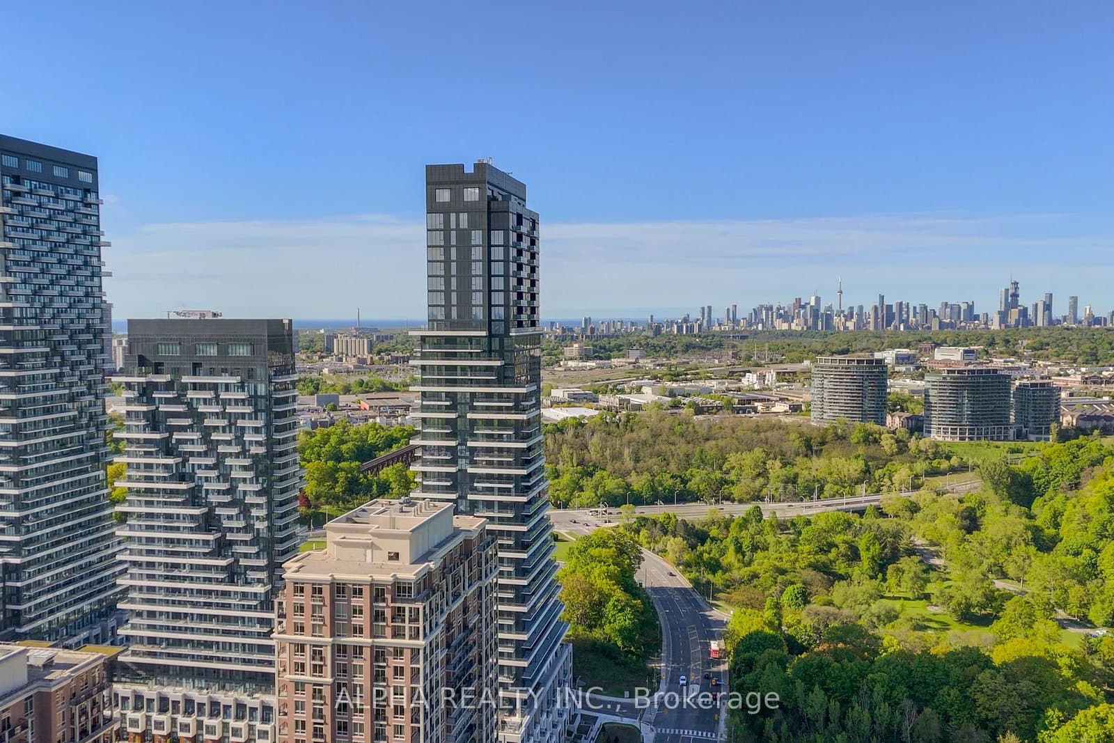 10 Inn On The Park Drive, Unit 709