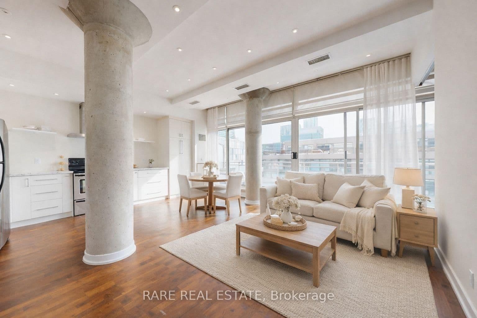 #802 - 66 Portland Street