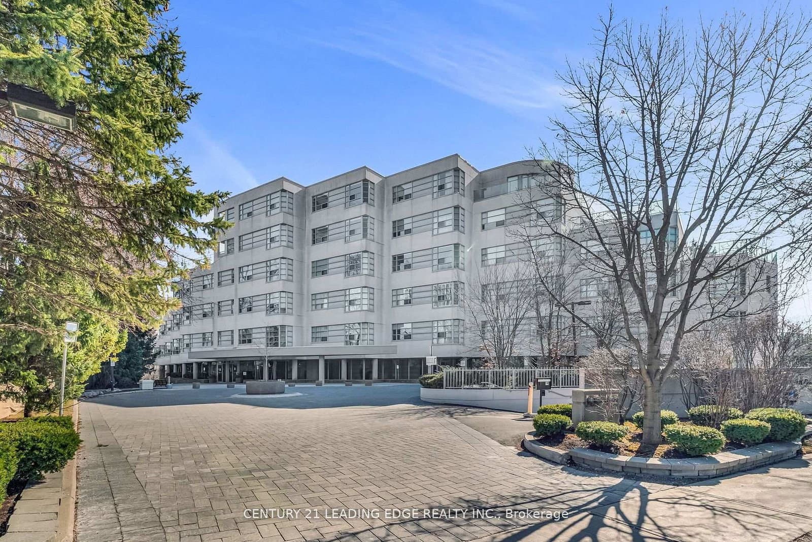 #208 - 1 Watergarden Way