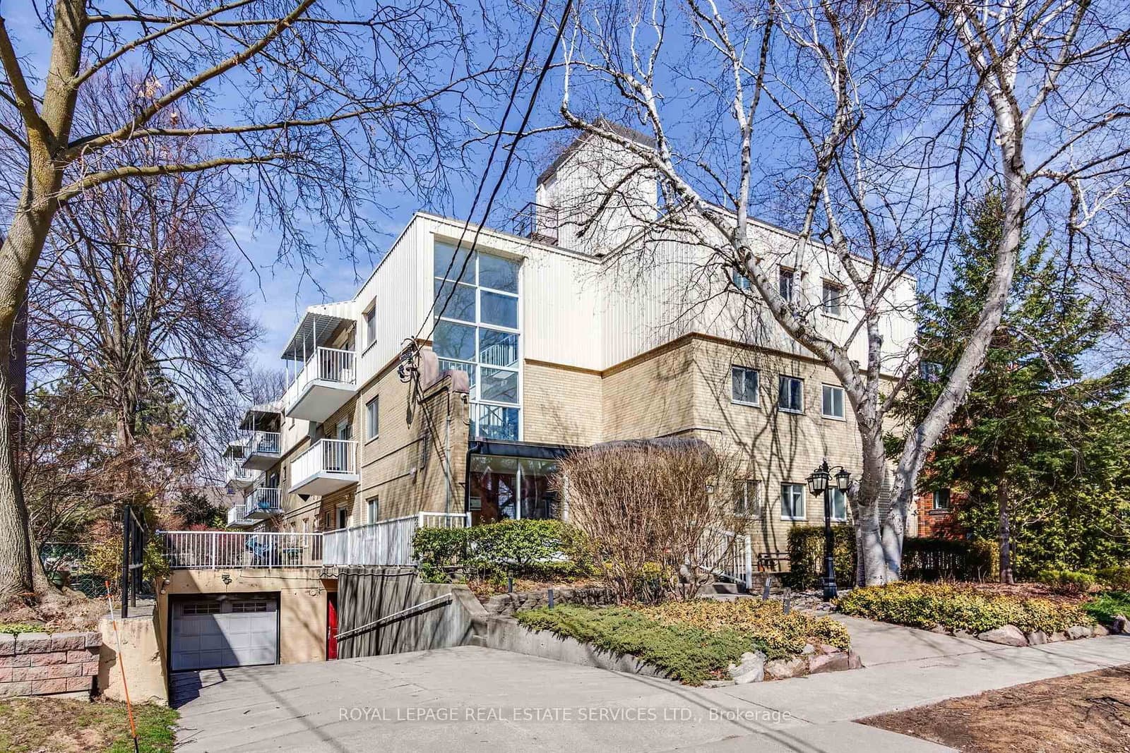 #306 - 172 Sherwood Avenue