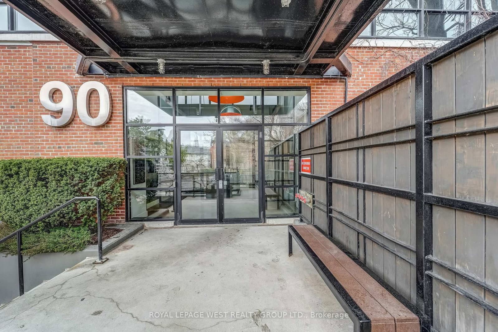 #416 - 90 Sumach Street