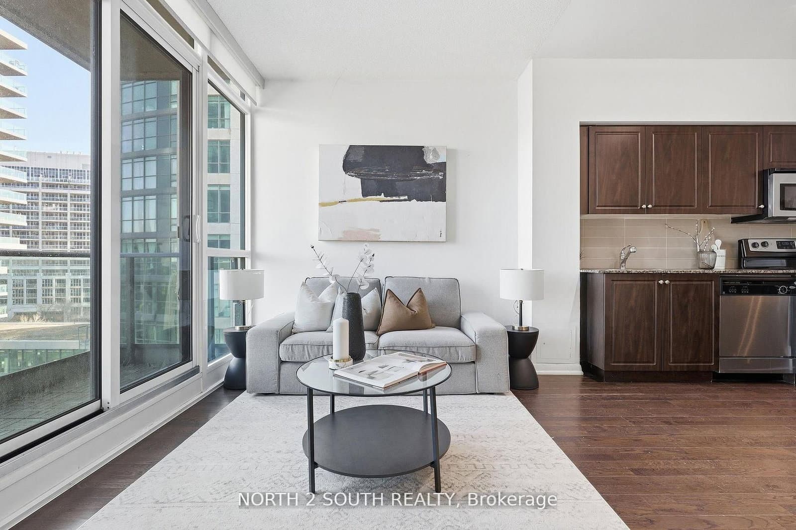 #712 - 215 Fort York Boulevard