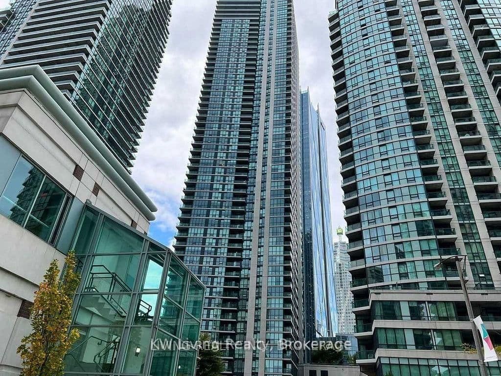 #4405 - 16 Harbour Street