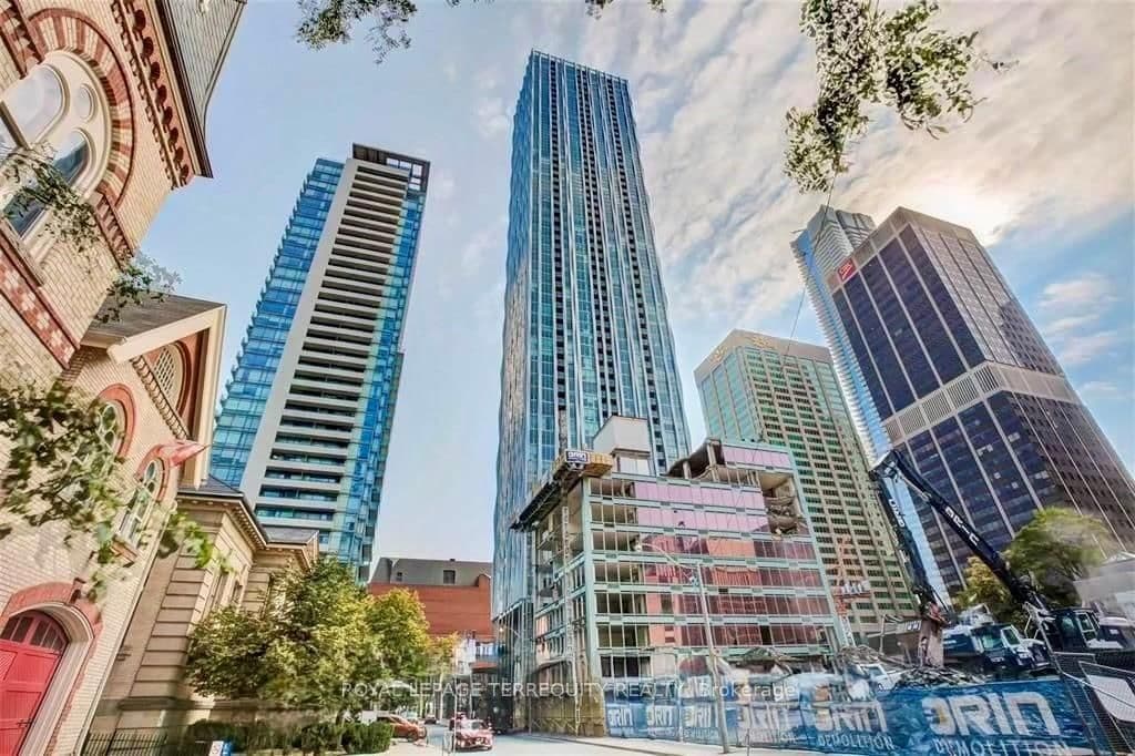 #4202 - 1 Yorkville Avenue