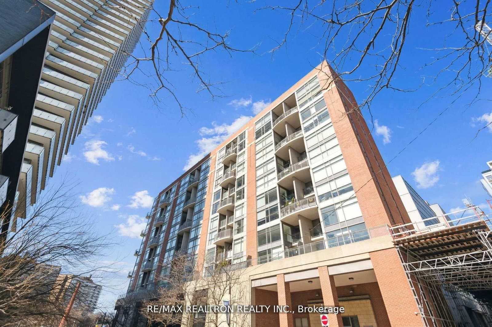 #906 - 18 Merton Street