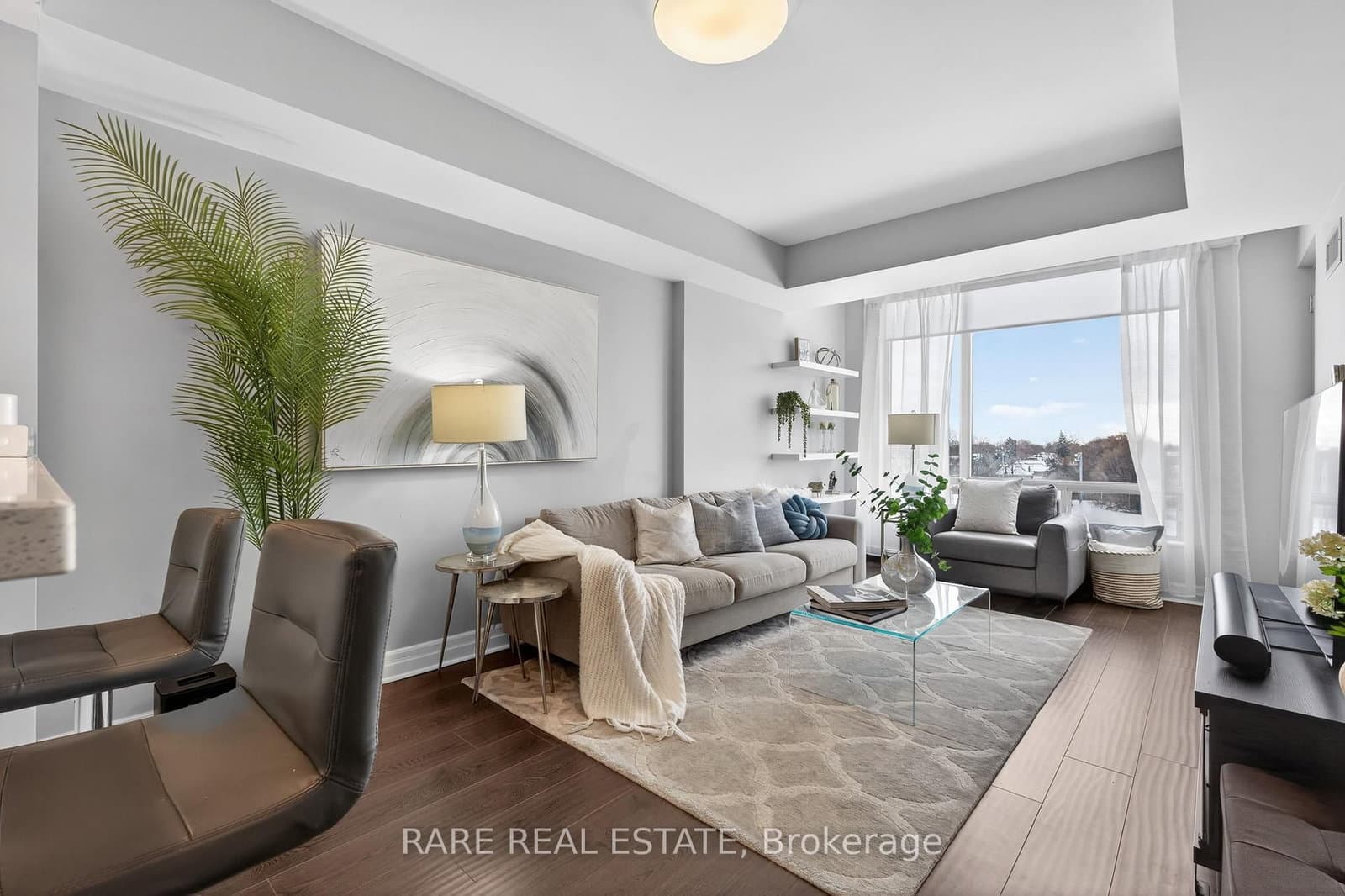 #702 - 1801 Bayview Avenue