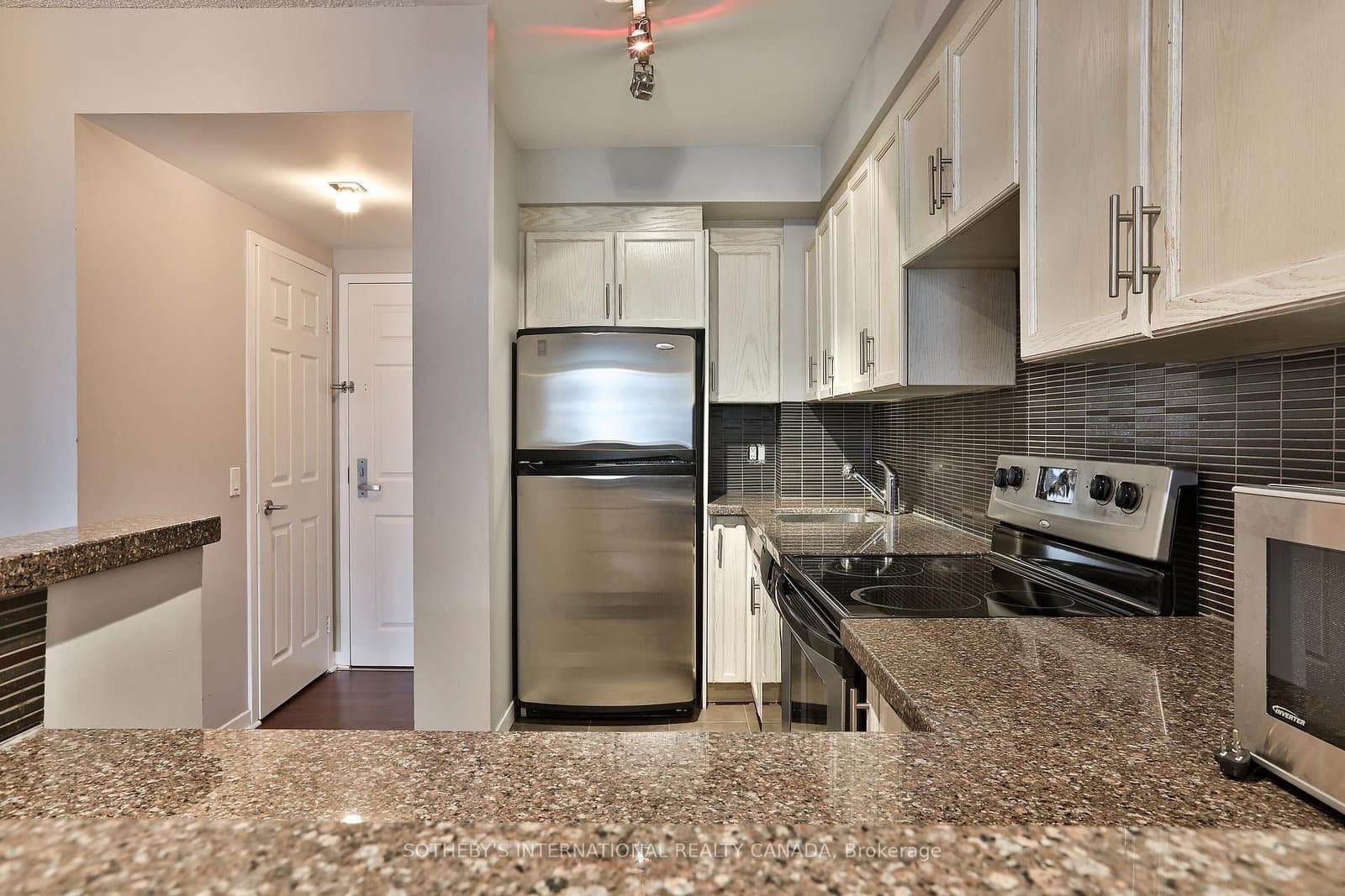 #704 - 284 Bloor Street W