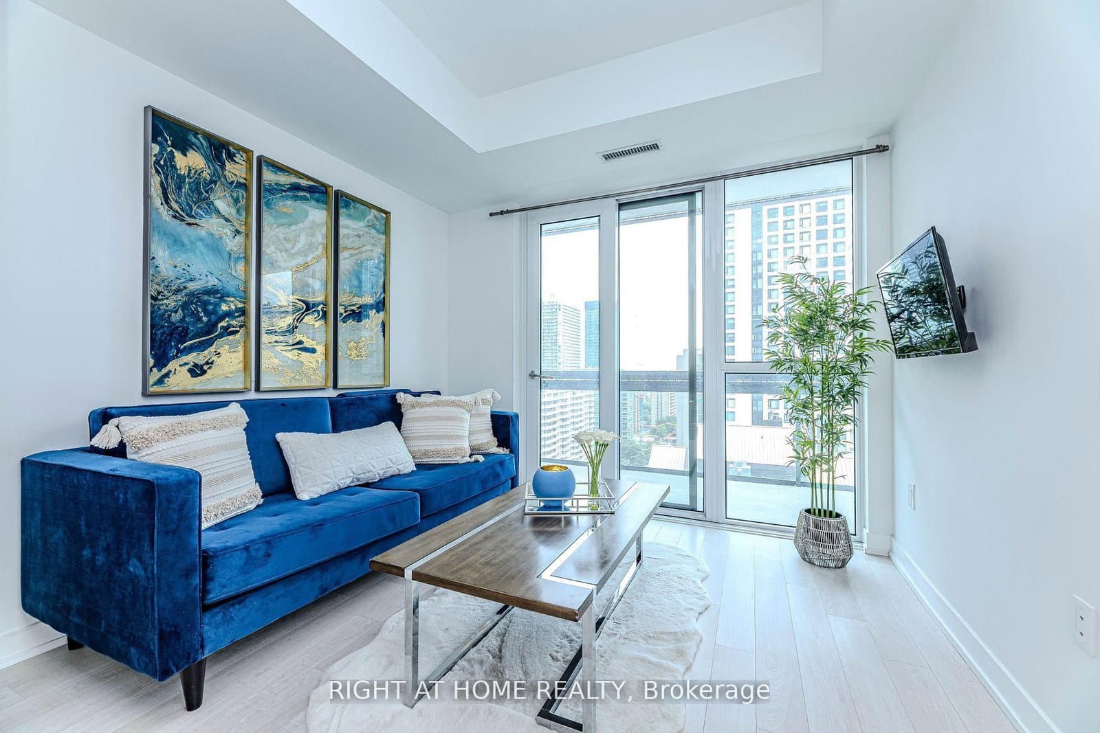 #1301 - 39 Roehampton Avenue