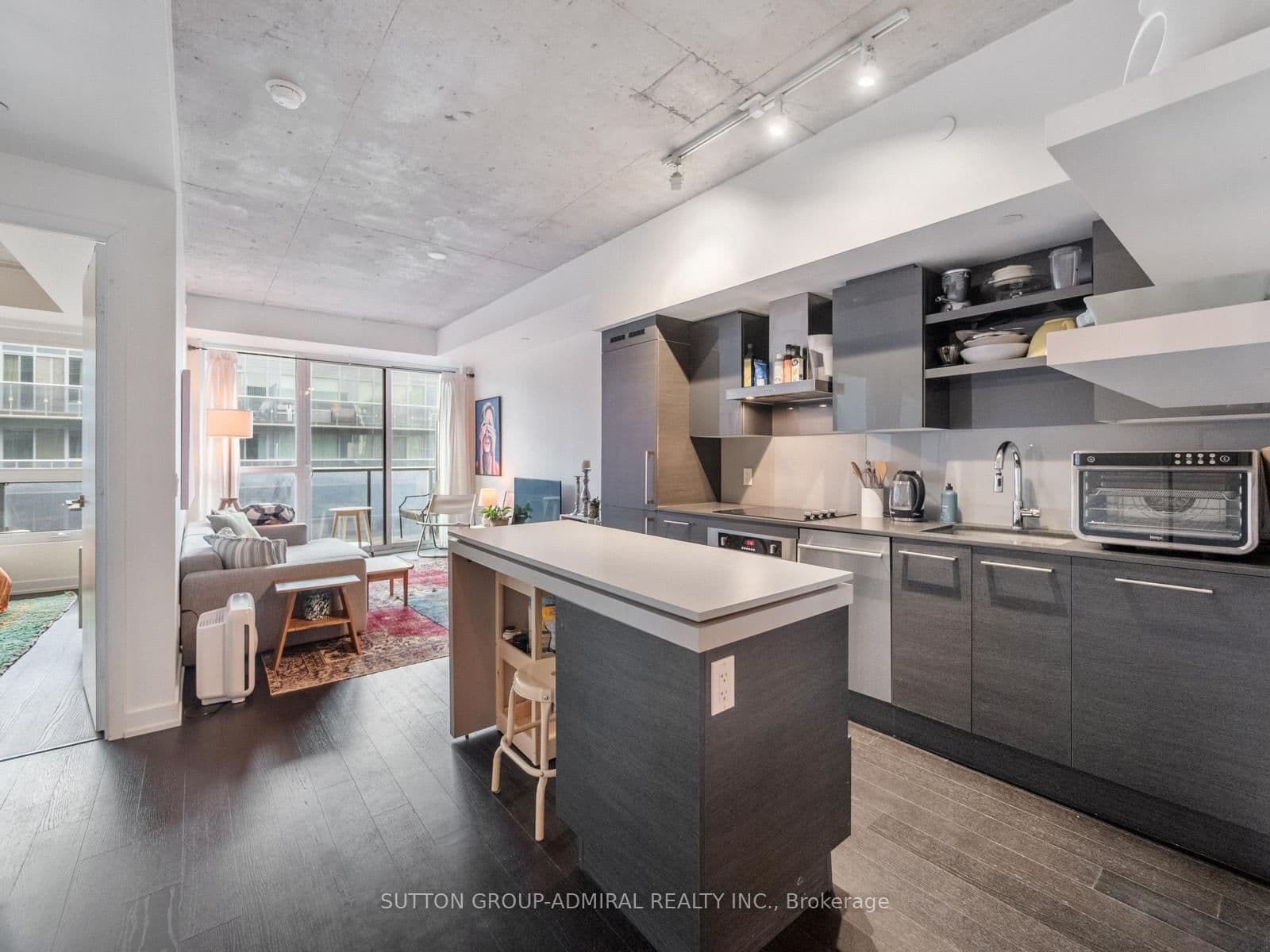 #LPH31 - 1030 King Street W